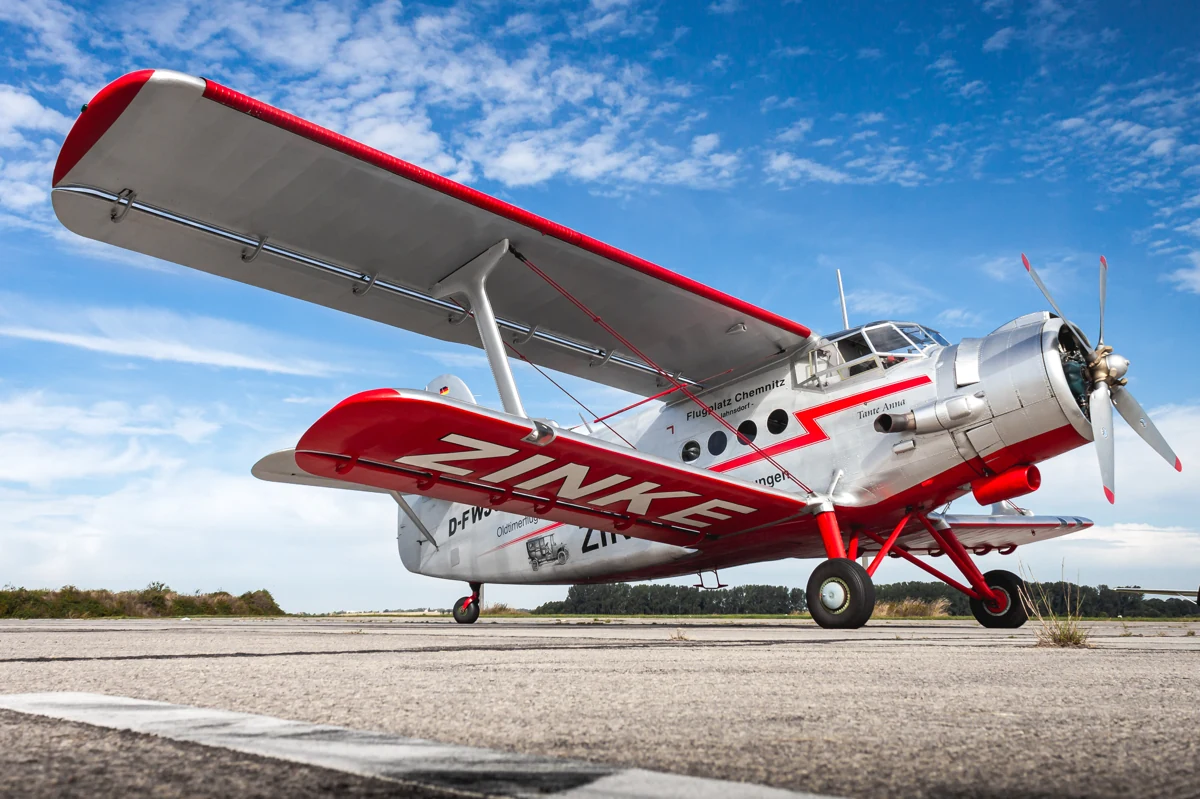 Antonov AN-2 auf dem Flugplatz Taucha